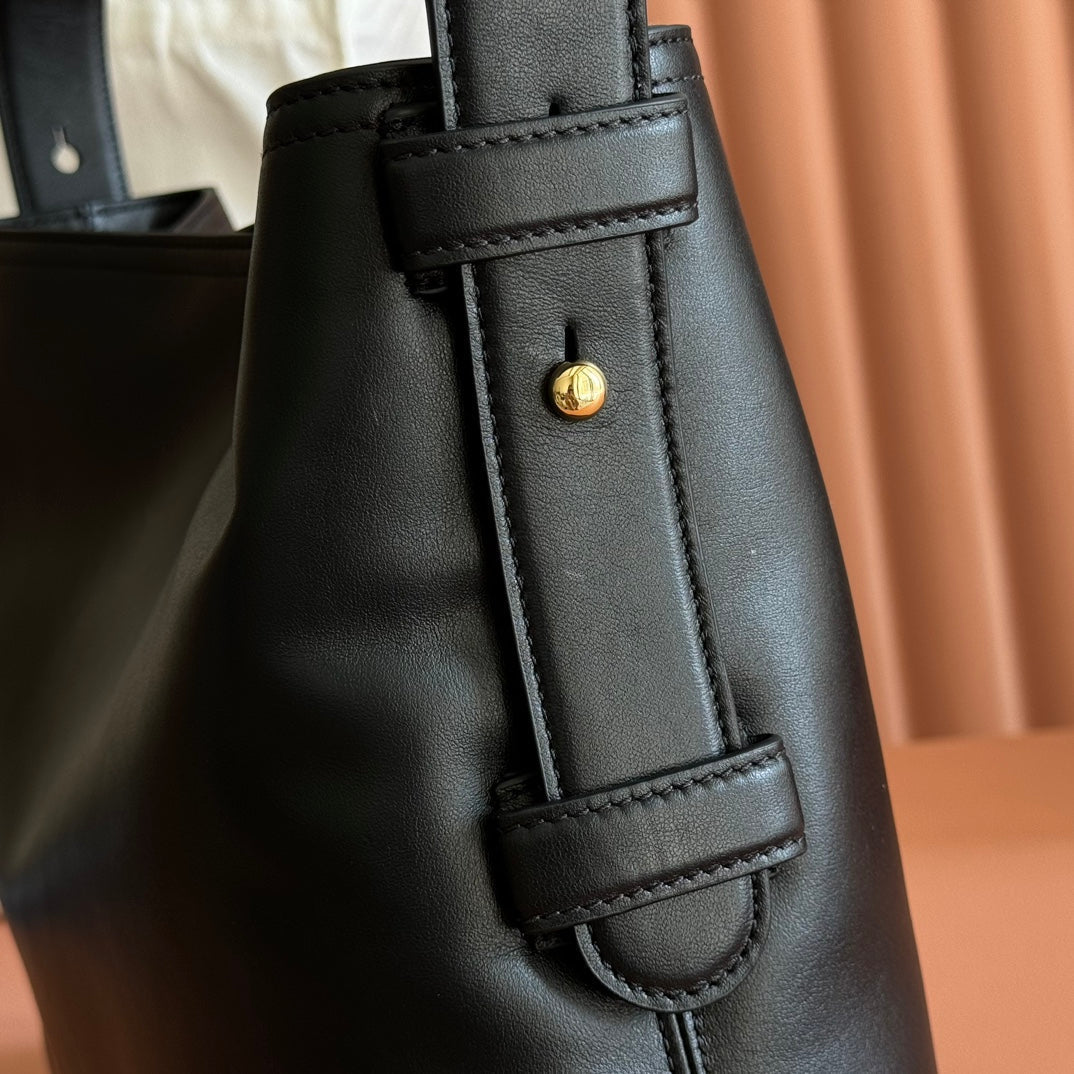 Gucci Beatrix Handbag 35 Black Cowhide 272128