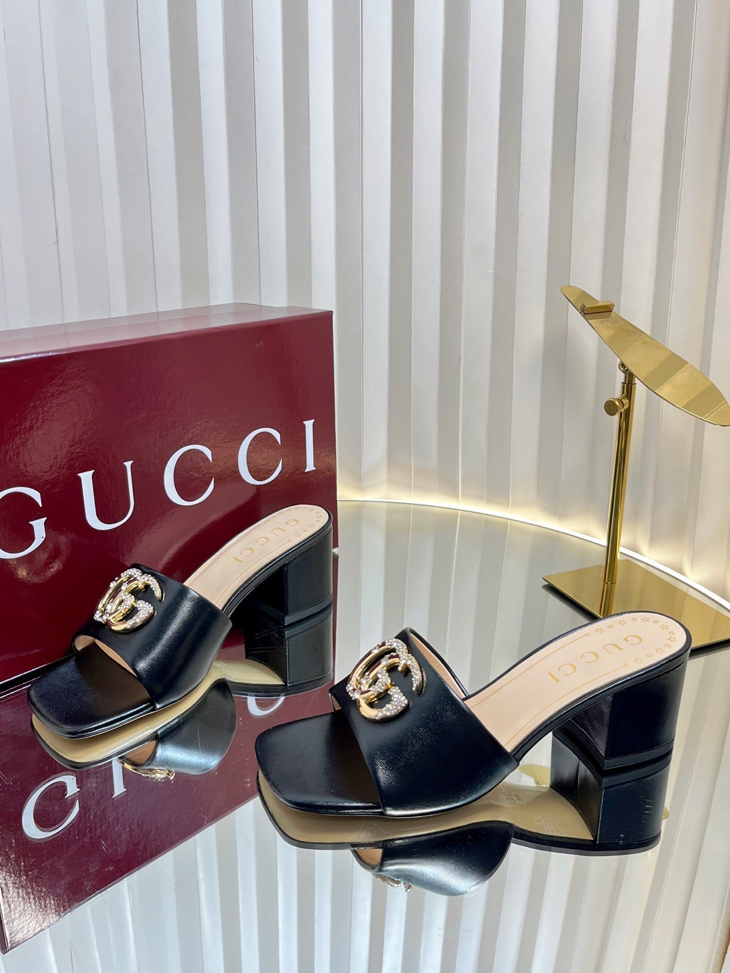 GC 25 Interlocking G Heeled Sandal Black Patent Leather 294642