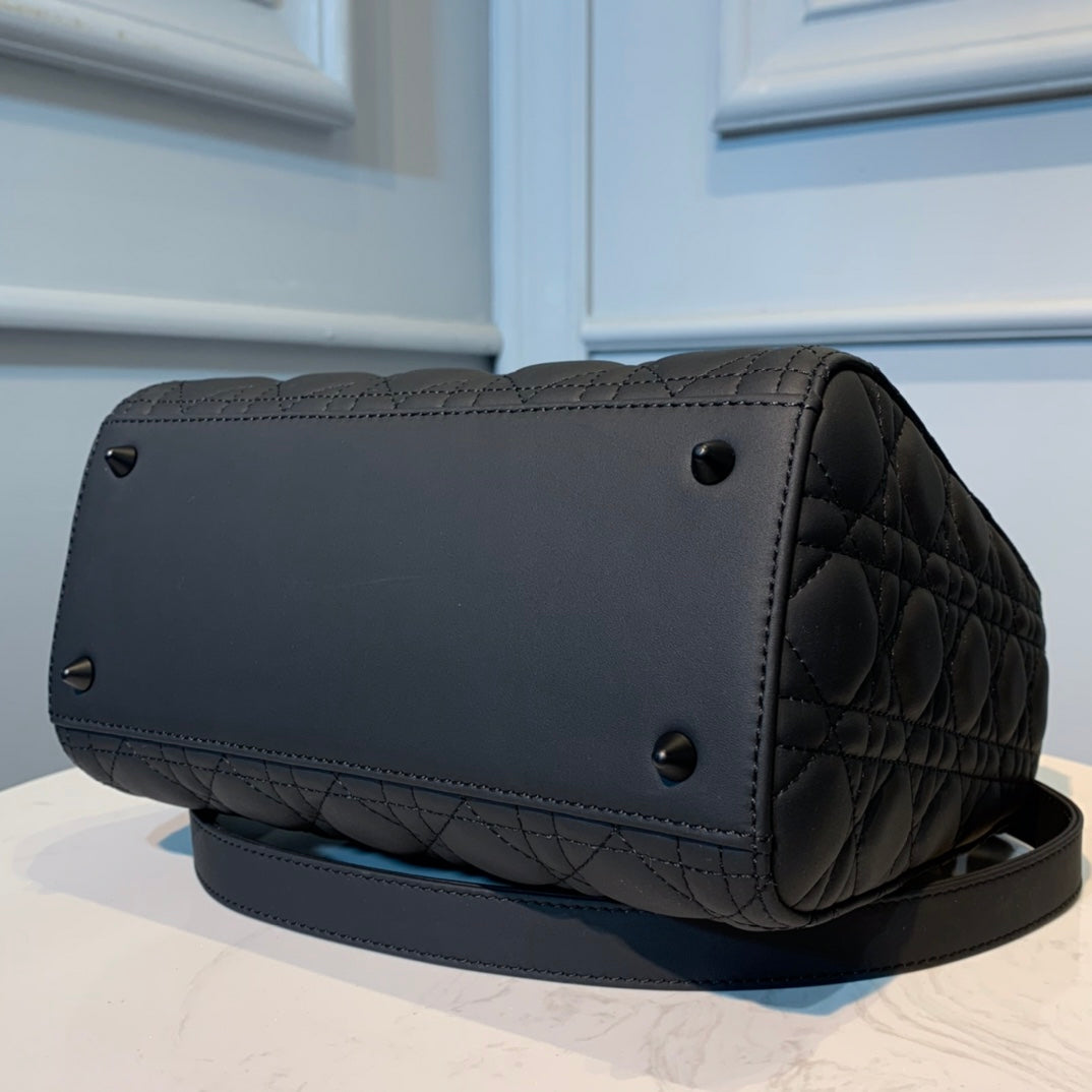medium lady 24 black calfskin black hardware