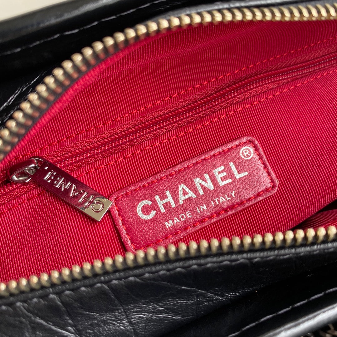 Chanel 25 Gabrielle Black 20cm Calfskin 289505