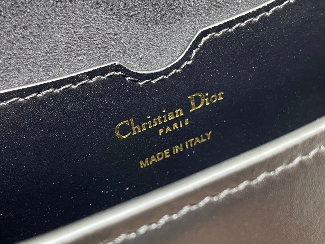 medium cd east west 22cm black calfskin ghw