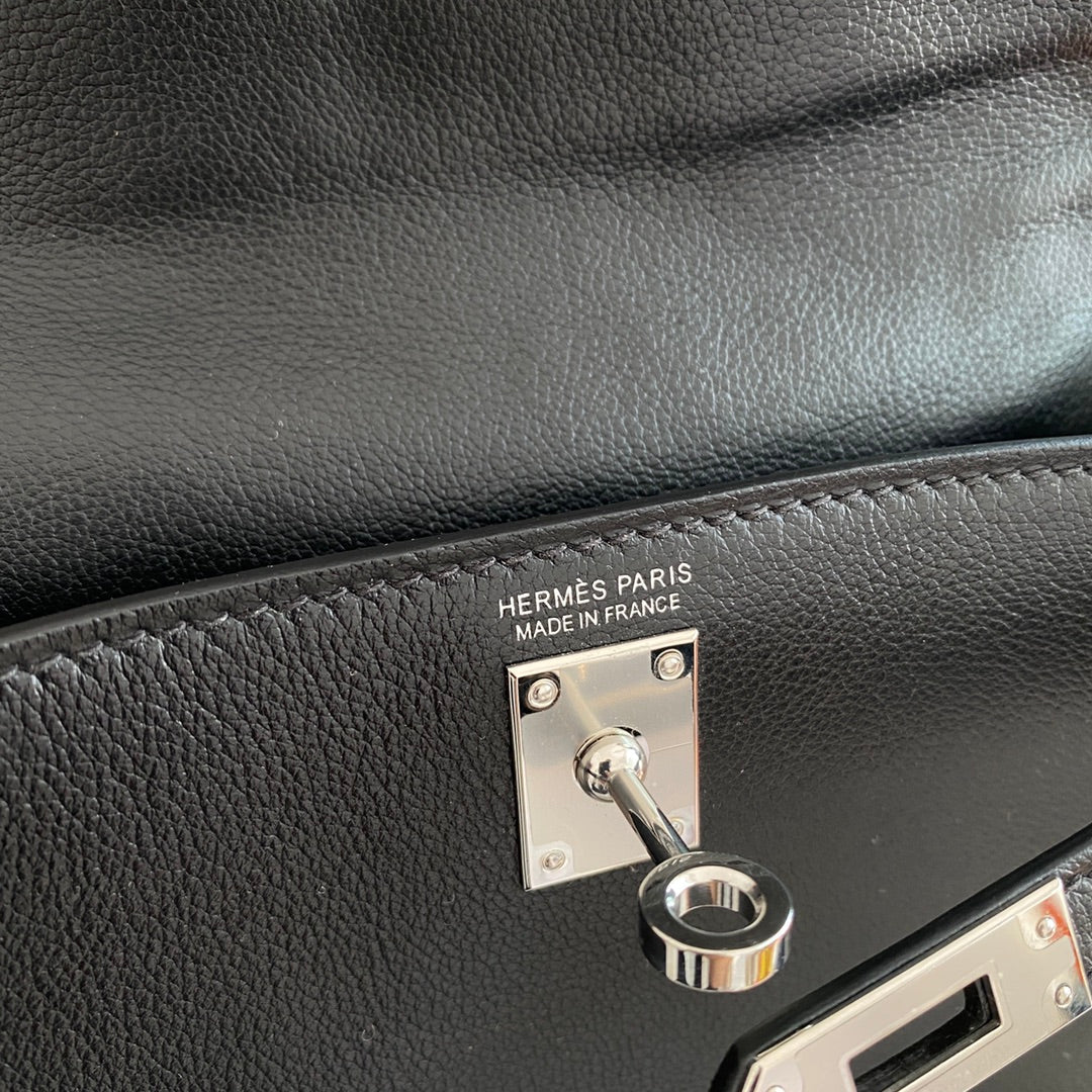 Kelly Danse II 22cm Black Evercolor Leather Shw