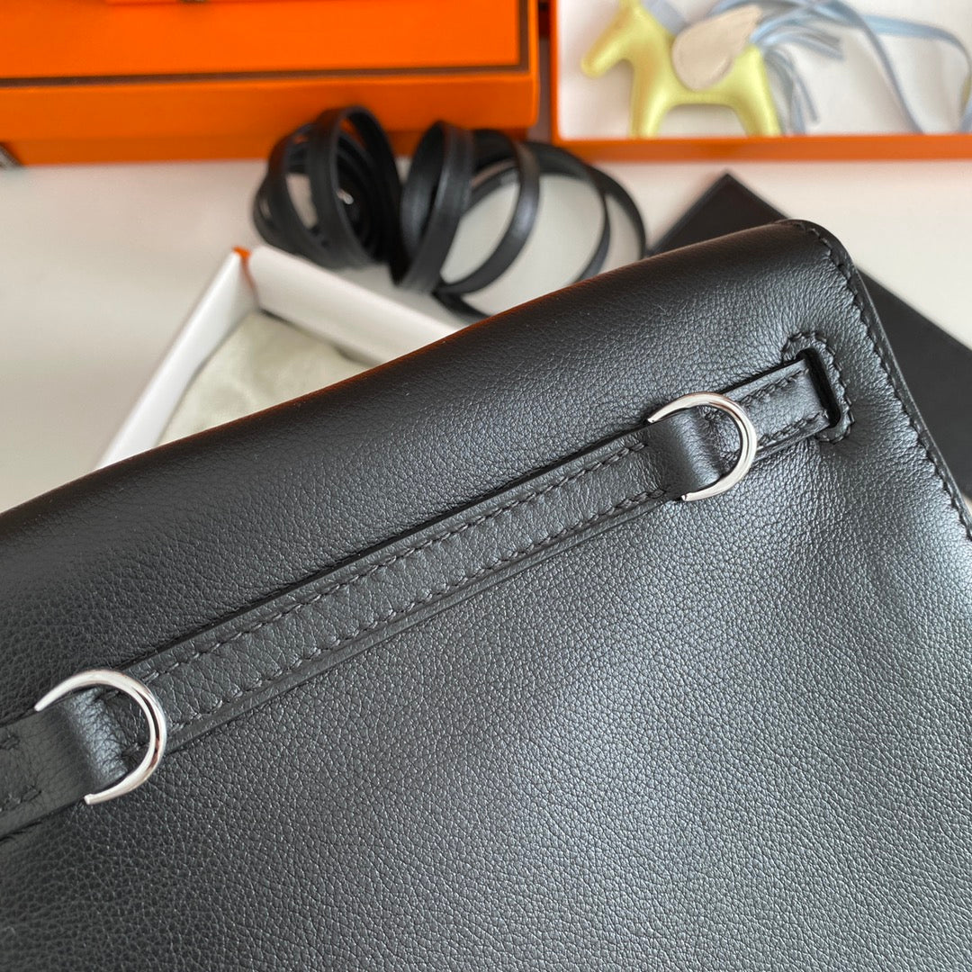 Kelly Danse II 22cm Black Evercolor Leather Shw