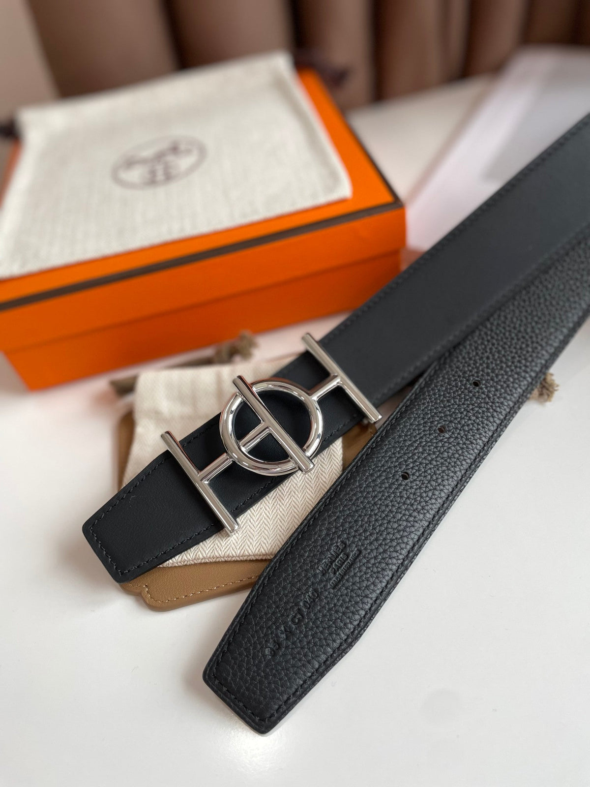 ULYSSE BELT BUCKLE & REVERSIBLE BLACK LEATHER STRAP 38MM SILVER HARDWARE