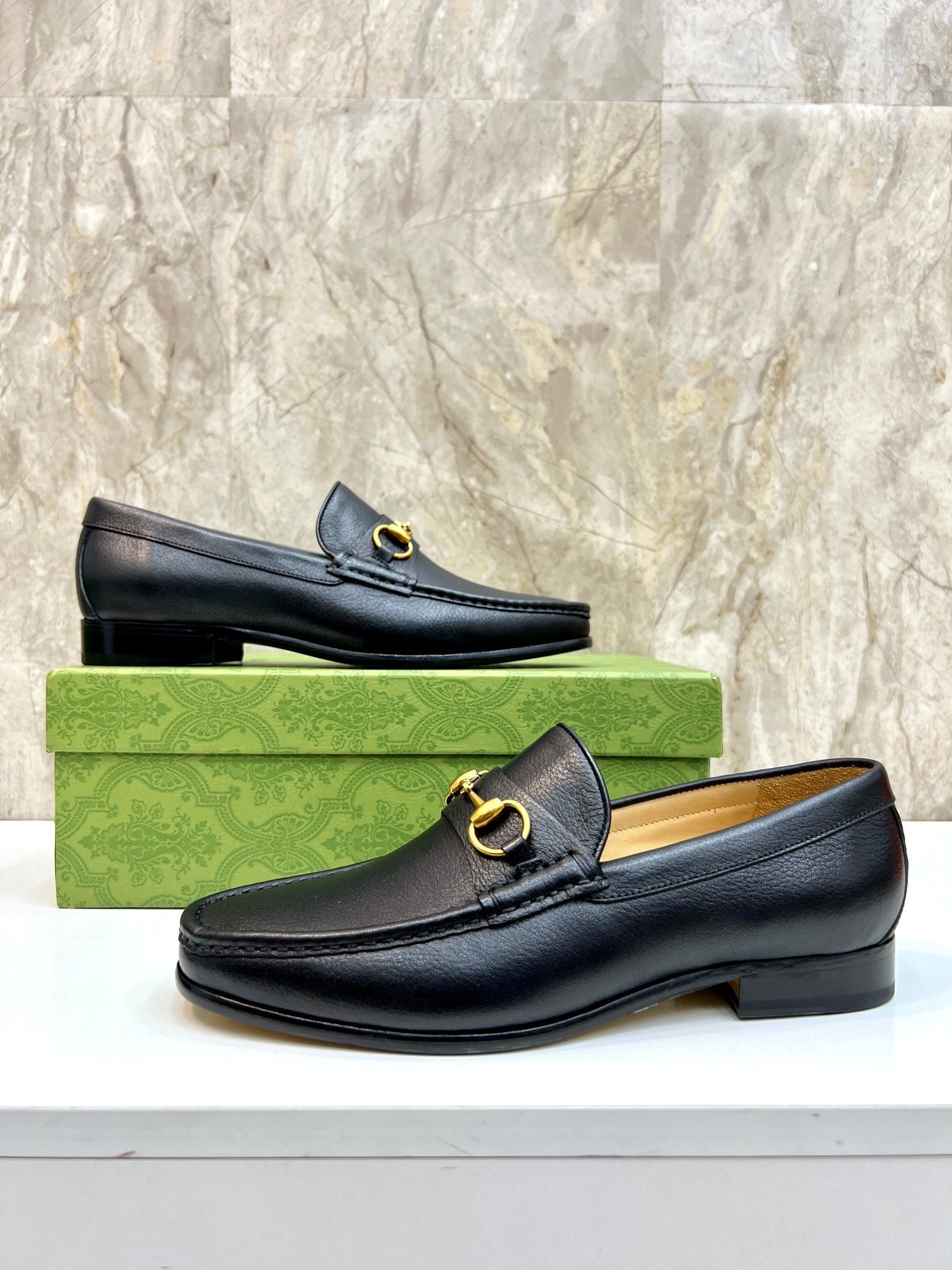 GG Men's Horsebit Loafer Black Cowhide 522560