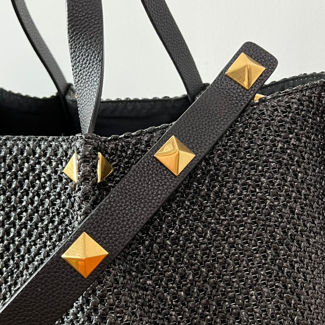 Valentino Spring and Summer Tote Bag Black Raffia 552569