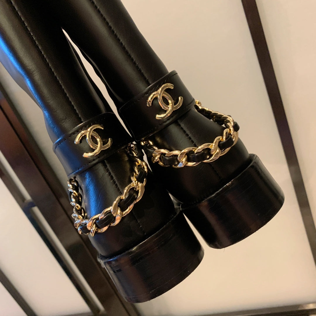 CC Short Boots 35mm In Black With Chain Cowhide  940089