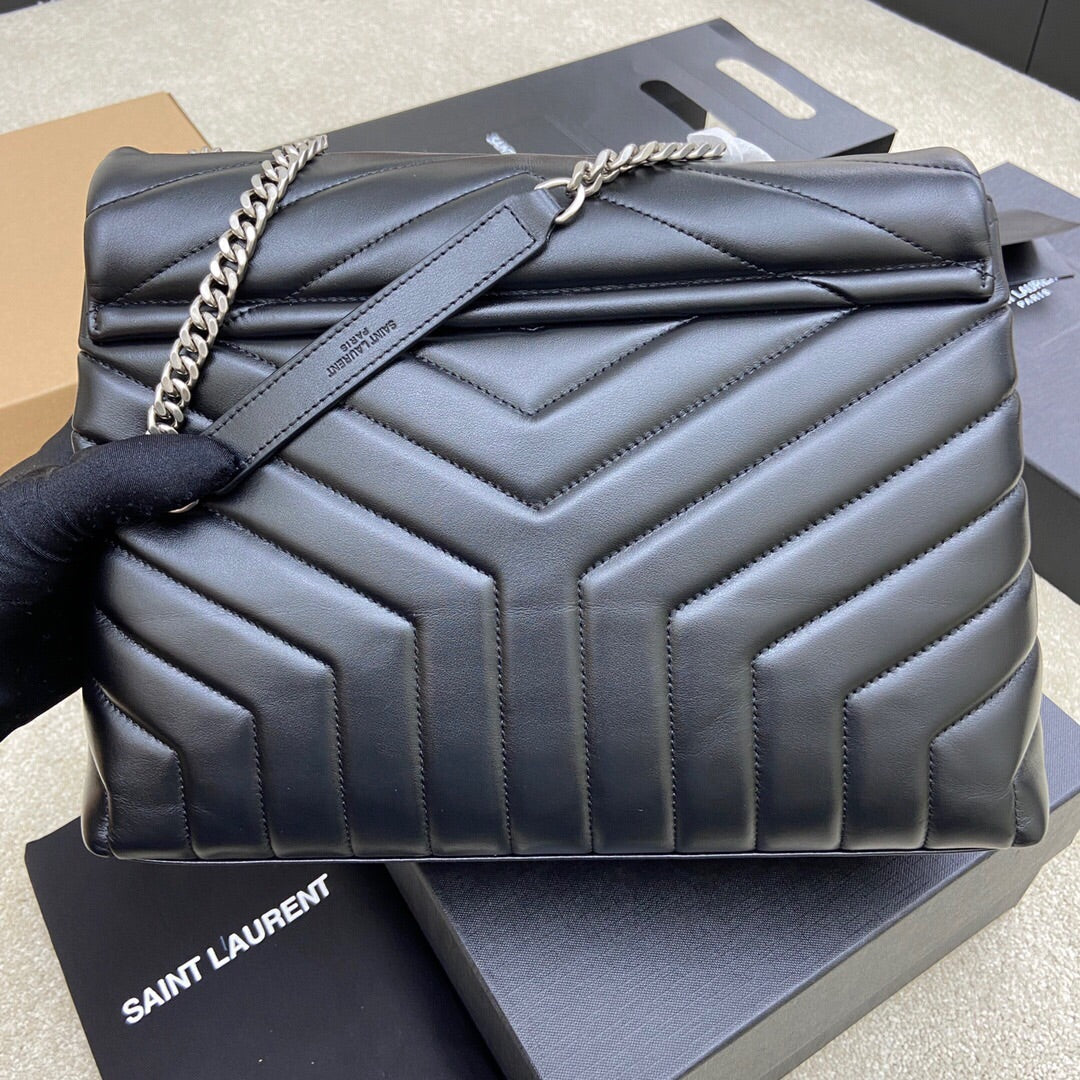 LOULOU MEDIUM 32 BLACK  QUILTED LEATHER SILVER HARDWARE