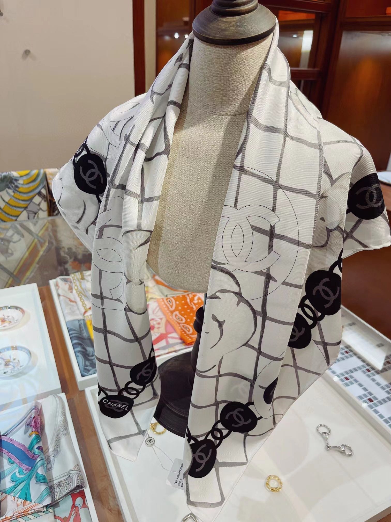 CC Square Scarf 90 CM In White Mix Black Camellia Print Silk Twill 288688