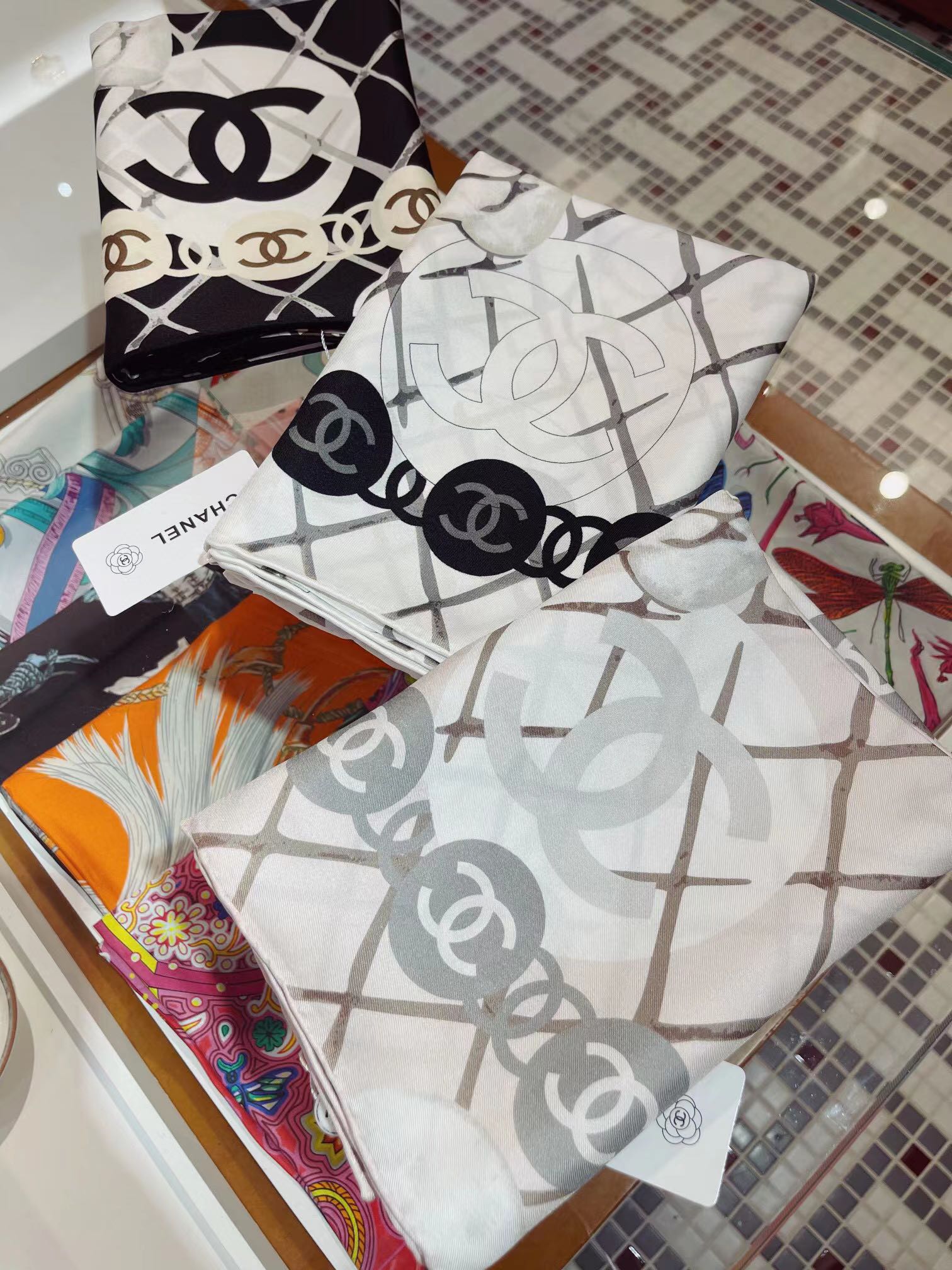 CC Square Scarf 90 CM In White Mix Black Camellia Print Silk Twill 288688