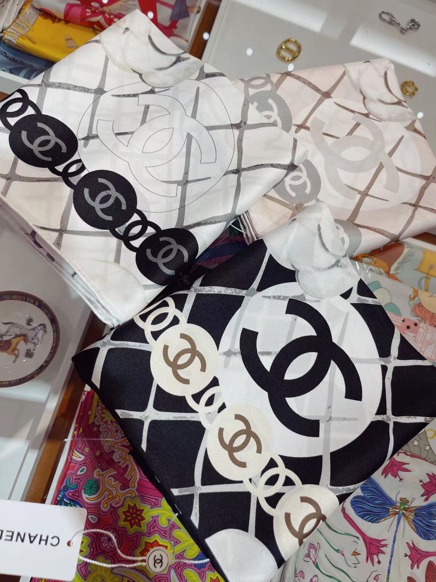 CC Square Scarf 90 CM In White Mix Black Camellia Print Silk Twill 288688