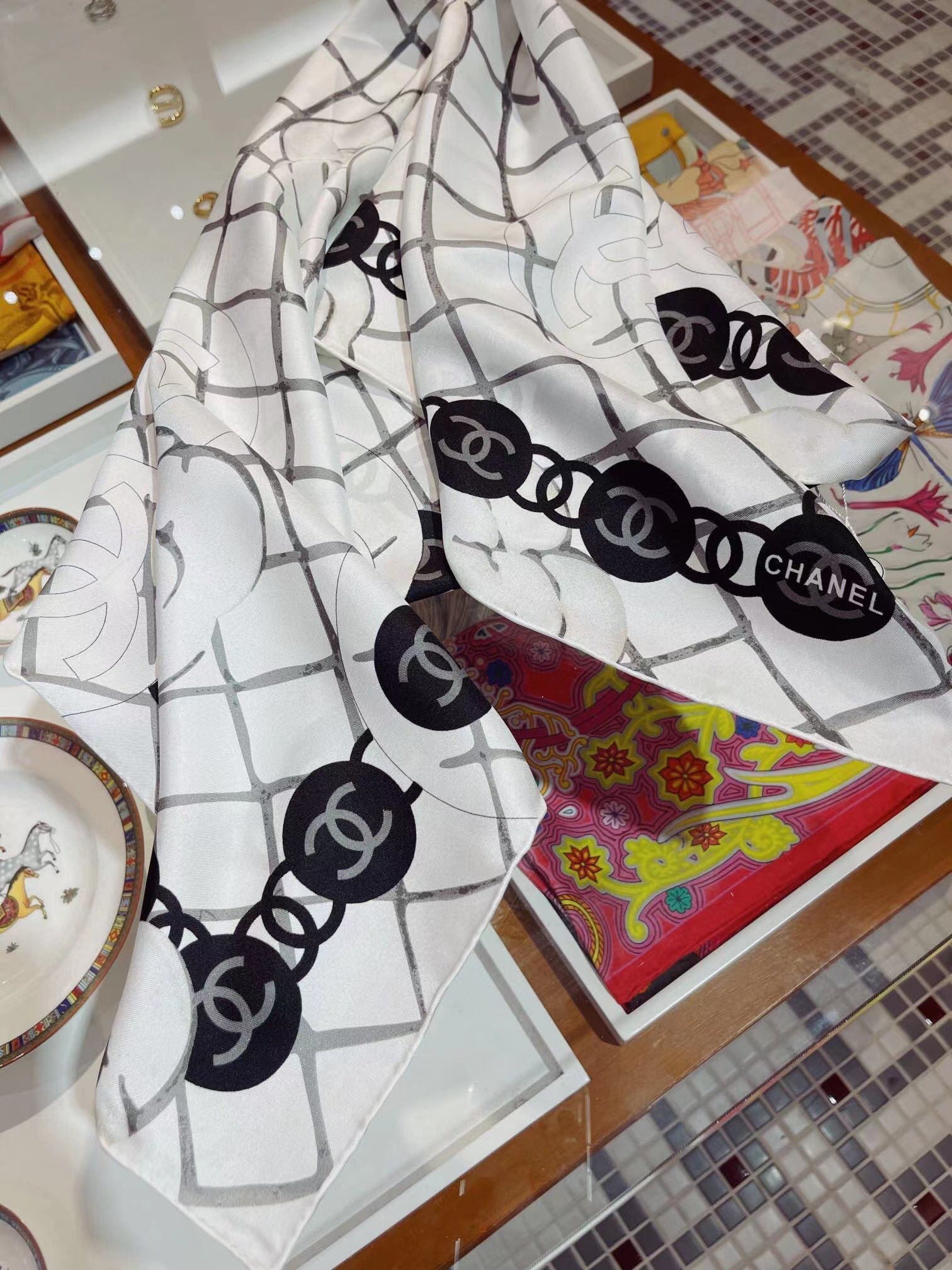 CC Square Scarf 90 CM In White Mix Black Camellia Print Silk Twill 288688