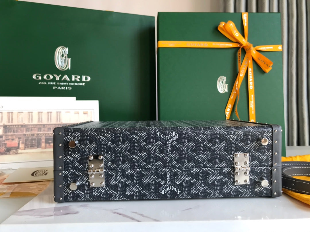 GRAND HÔTEL TRUNK BAG 24 IN GREY BLACK GOYARDINE CANVAS AND CALFSKIN
