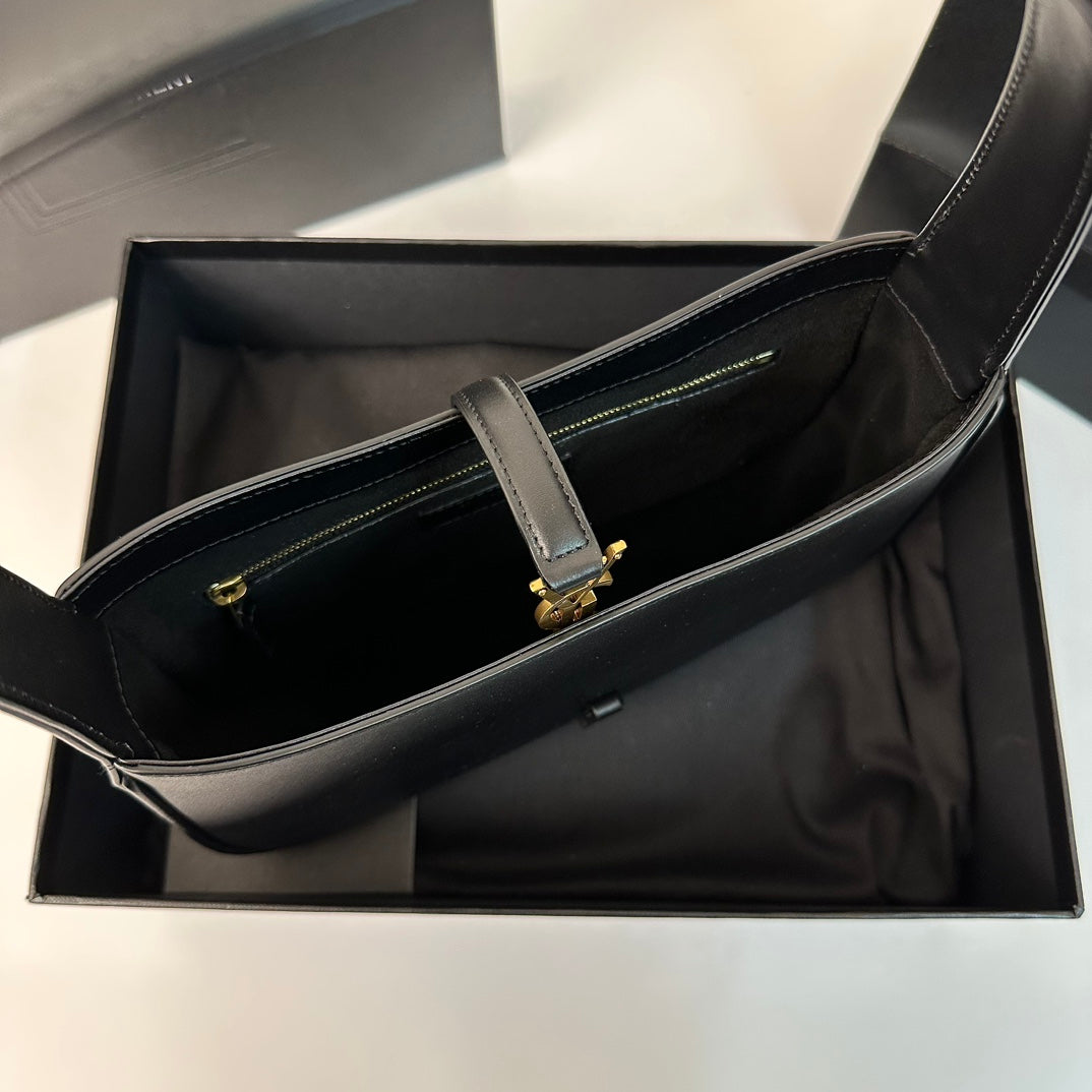 Le 5 a 7 24 Black Lambskin Ghw