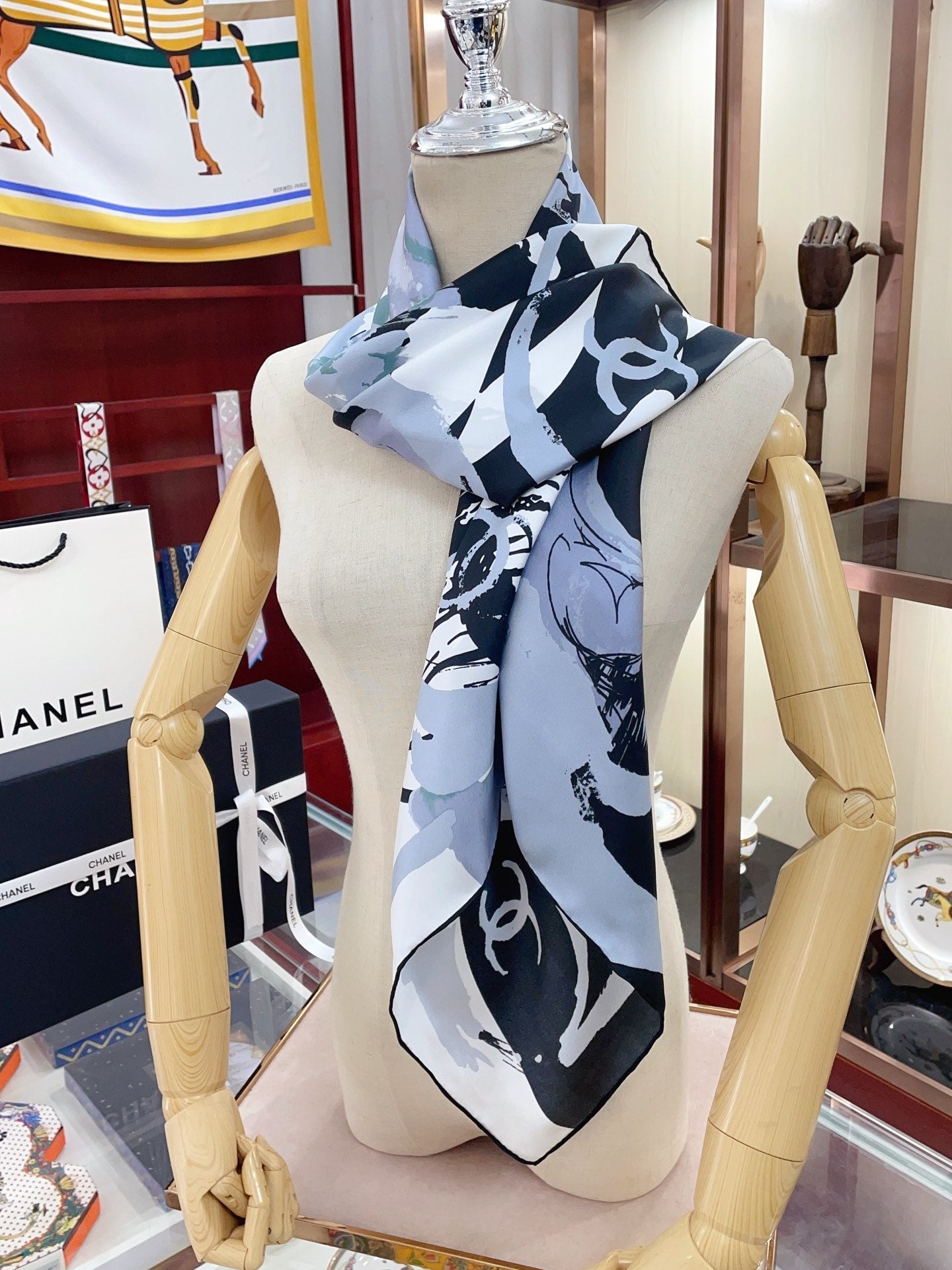 CC Square Scarf 90 CM In Colorful Silk Twill 407435
