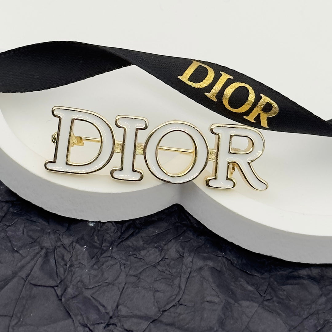 CD Brooch 172877