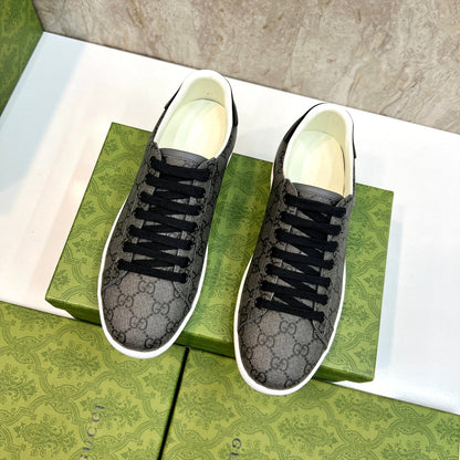 GG Men's Supreme Sneaker Black Canvas 525926