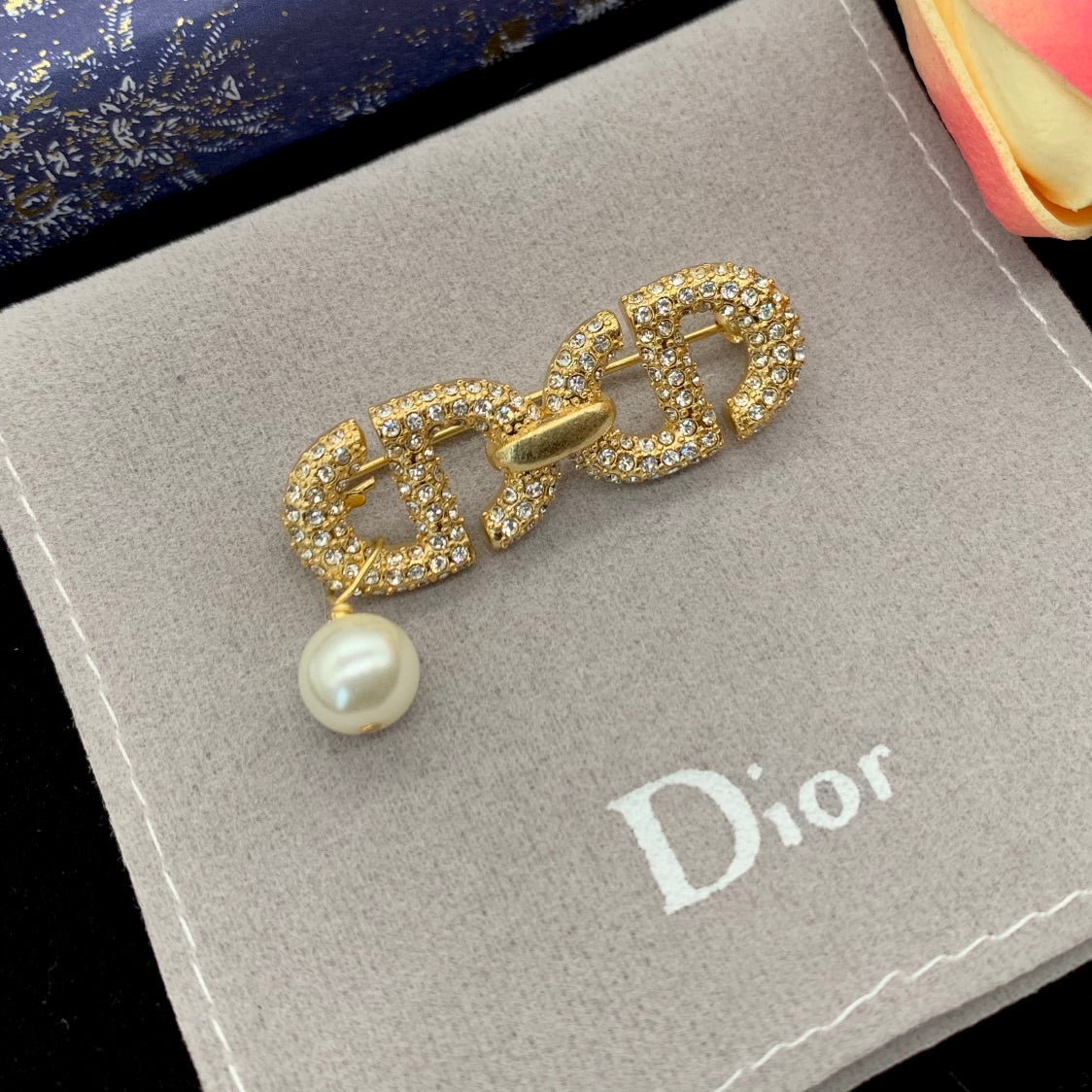CD Brooch 178847