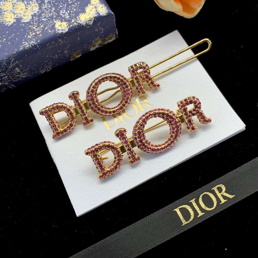 CD Brooch 177401