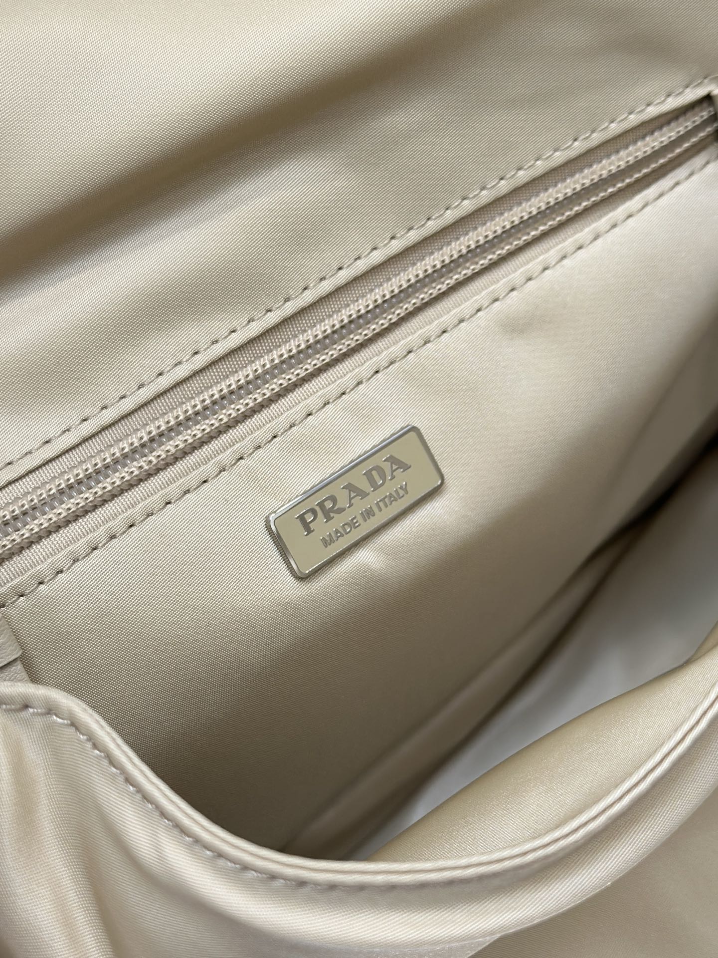 PRA CINI 23 MEDIUM BAG IN FLAX YELLOW RE-NYLON WITH STRAP