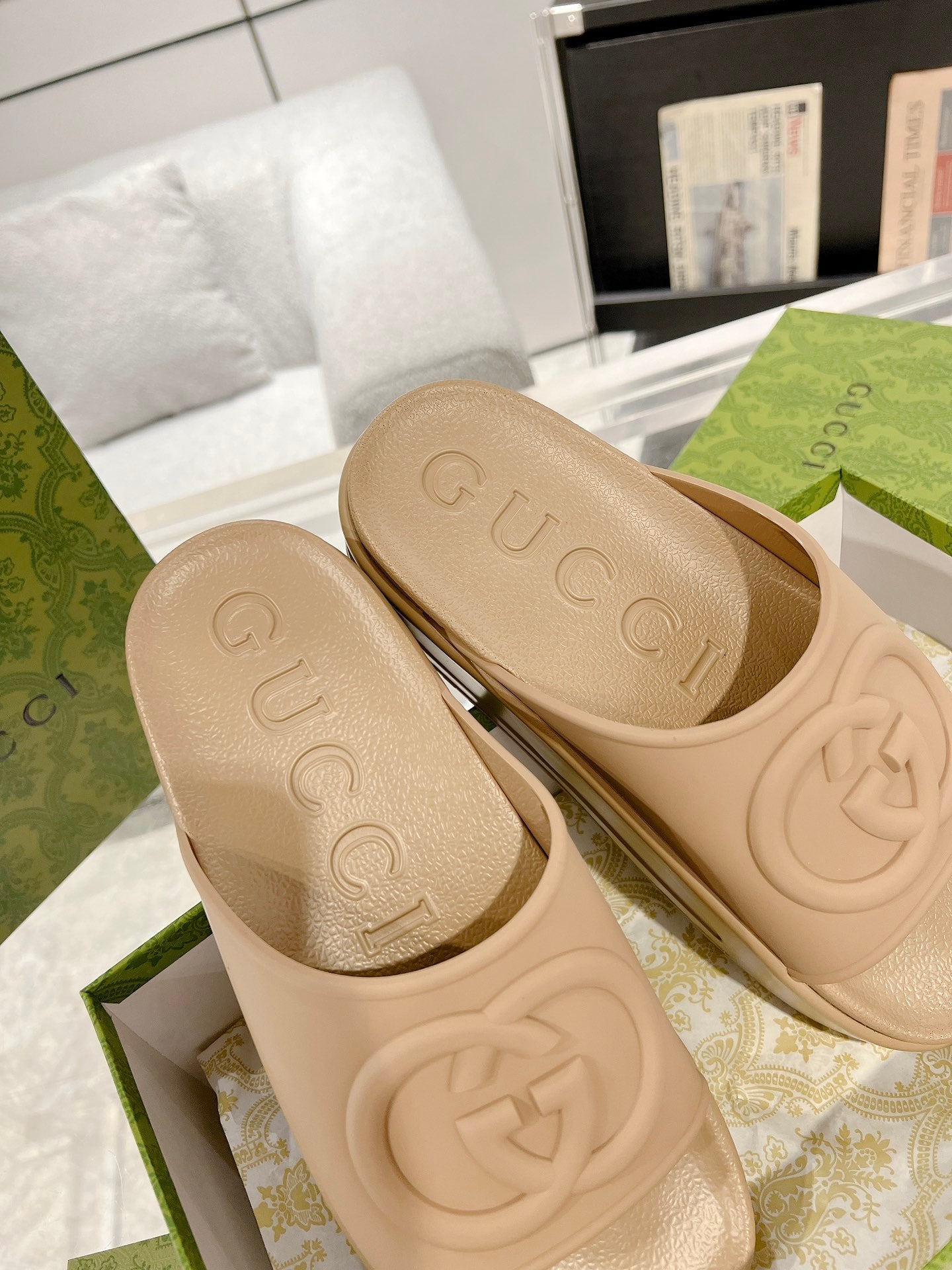 GC 25 Interlocking G 50mm Slide Sandal Beige Cowhide 292384