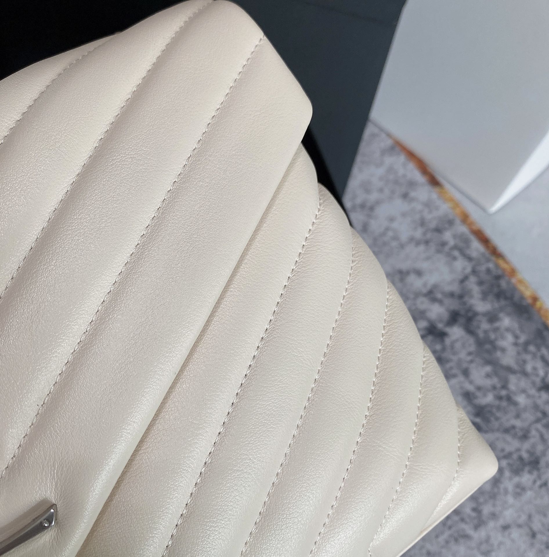 LOULOU MEDIUM 32 WHITE QUILTED LEATHER SILVER HARDWARE
