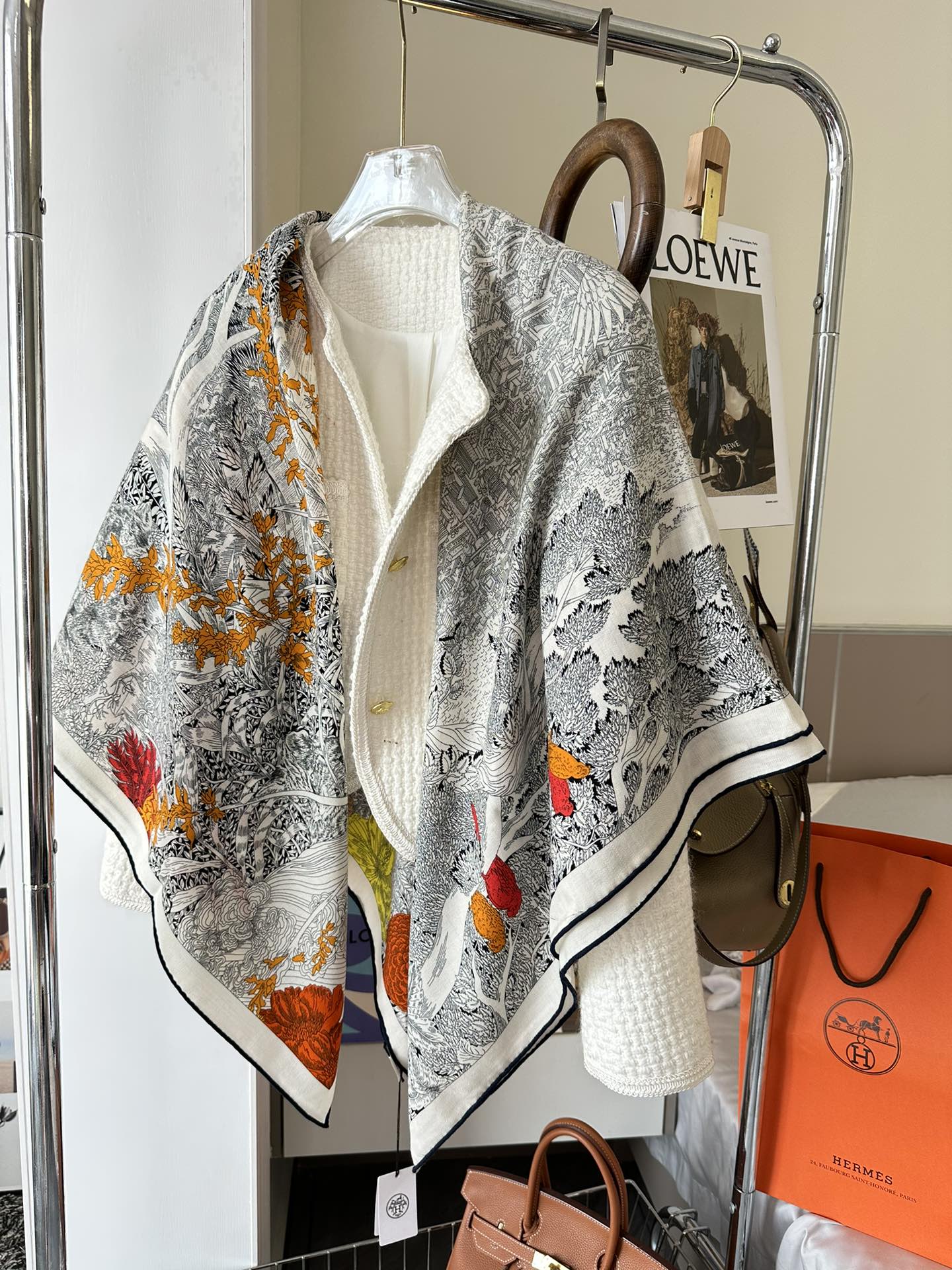 Retourala Nature Hermes Scarf 140 CM White Black Colorful Silk