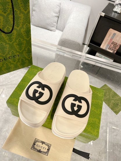 GC 25 Interlocking G 50mm Slide Sandal Beige Black Cowhide 292398