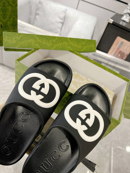 GC 25 Interlocking G 50mm Slide Sandal White Black Cowhide 292399