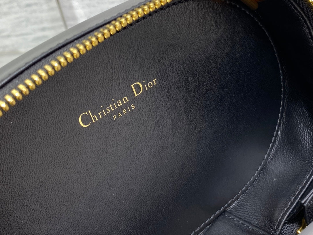CD Oval camera bag 18 black cowhide leather