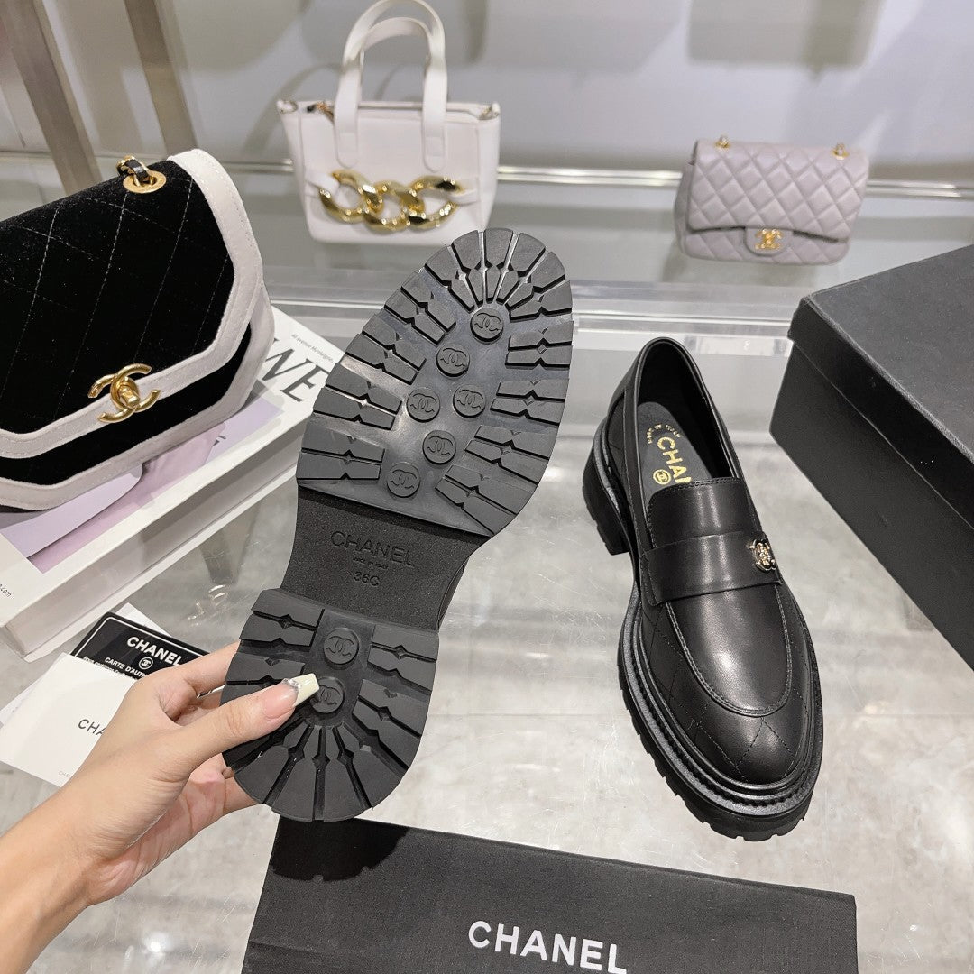 CC Moccasins 45mm Black Lambskin