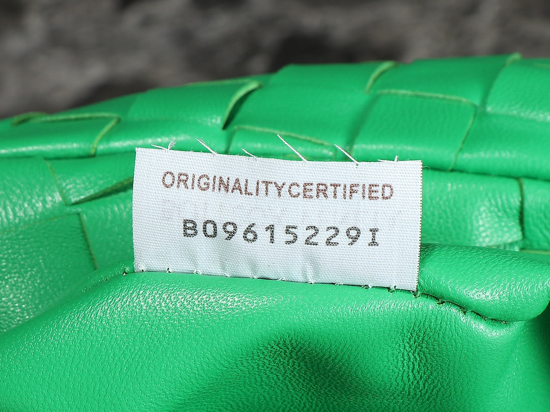 bv teen jodie 36cm green lambskin