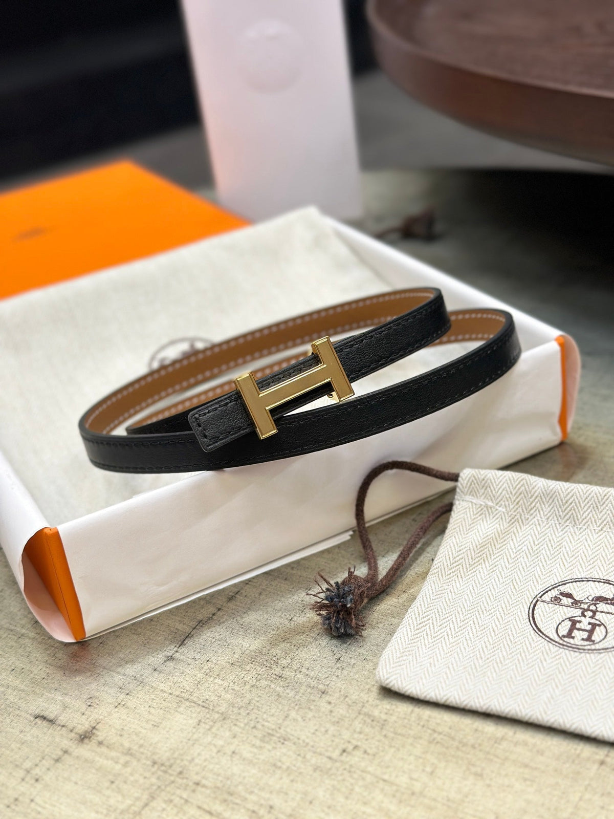HM FOCUS BUCKLE & REVERSIBLE TAWNY BROWN AND BLACK LEATHER STRAP 13MM GOLD HARDWARE