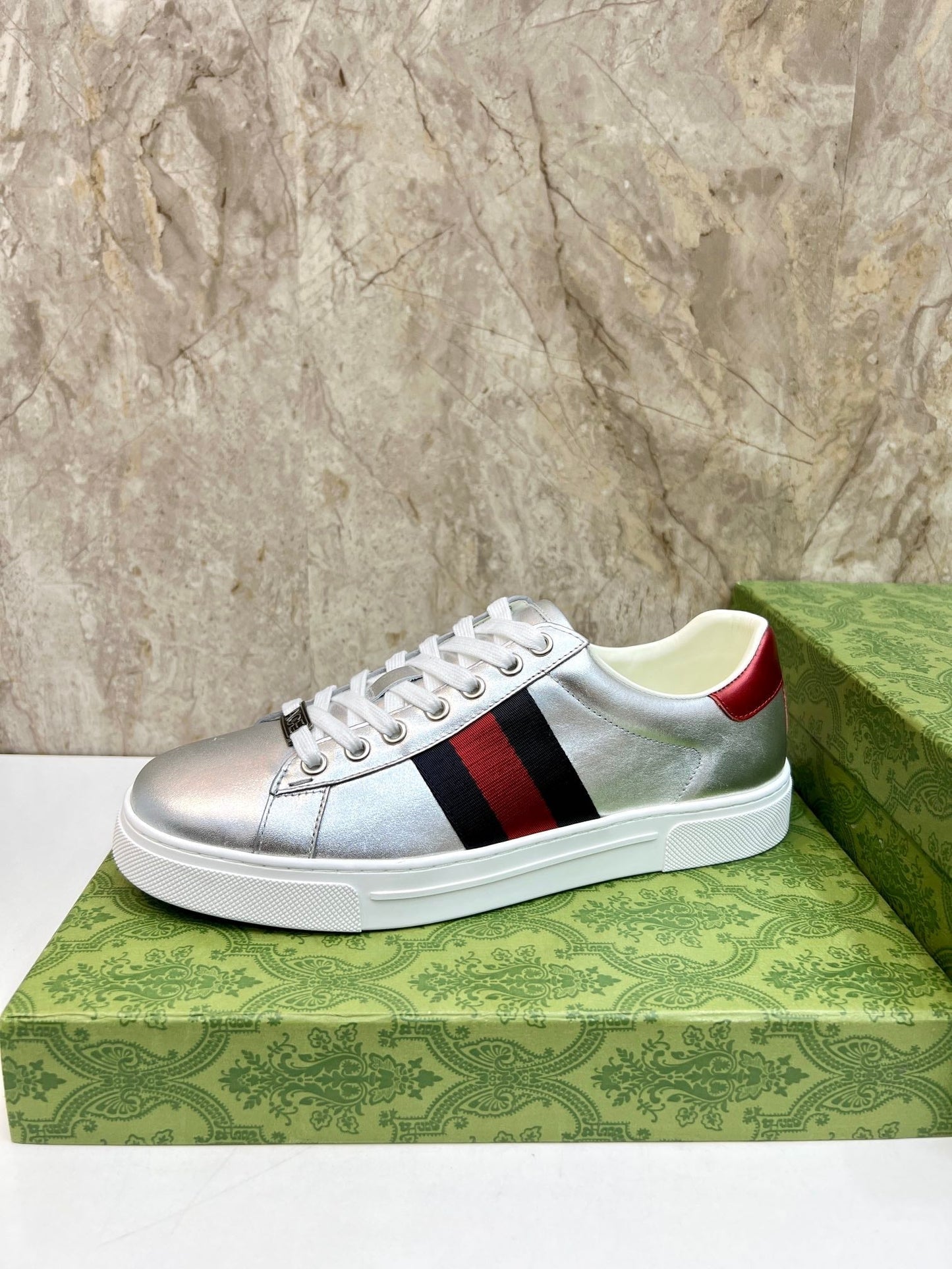 GG Men's ACE Sneaker Silver Calfskin 525953