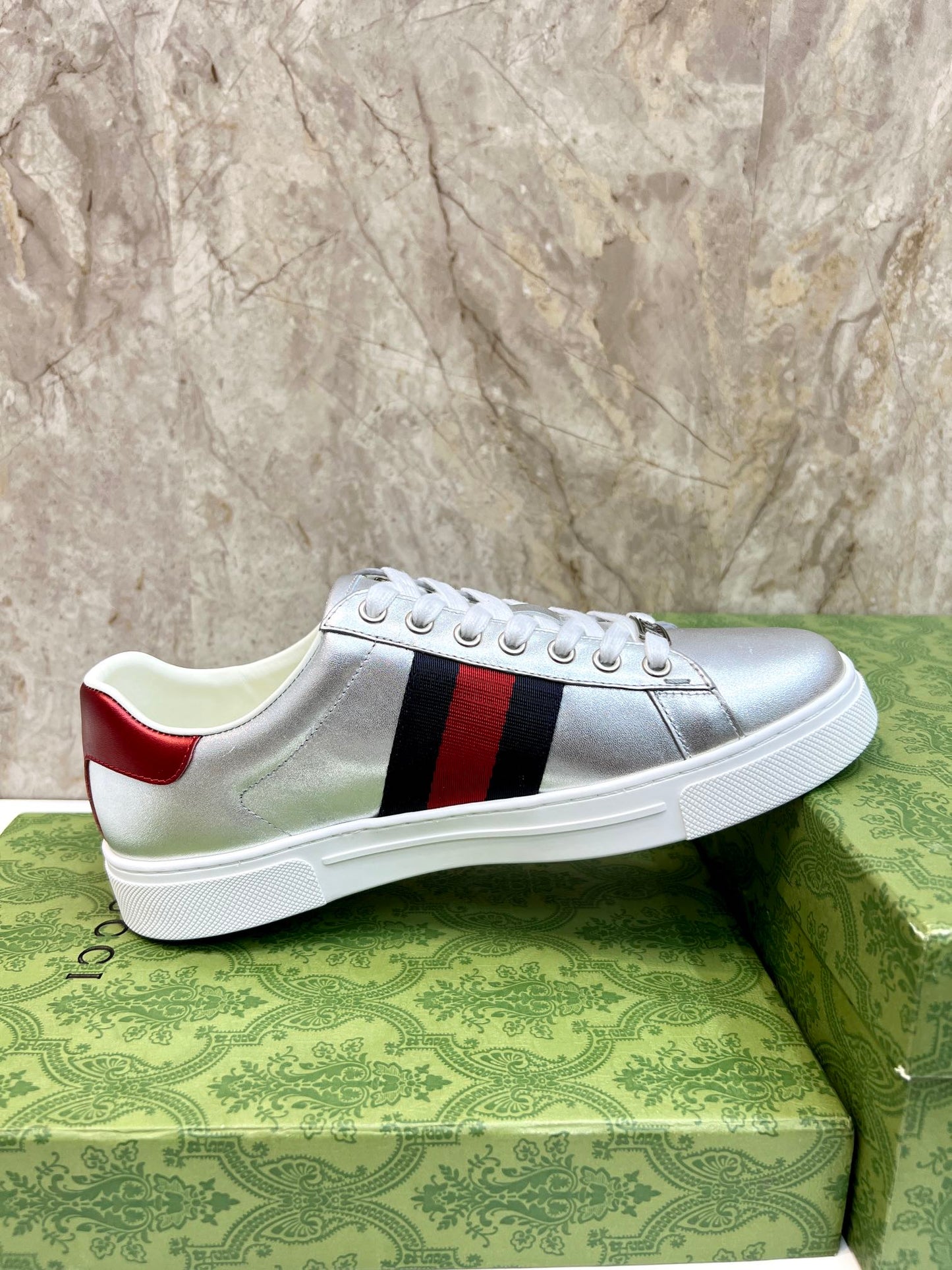 GG Men's ACE Sneaker Silver Calfskin 525953