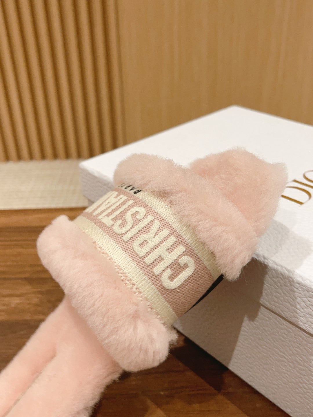 CD Dway Slide Pastel Pink Fleece Lining And Canvas Fabric