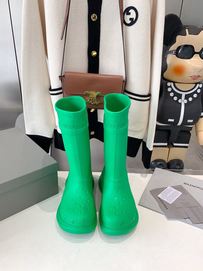 CROCS BOOTS IN GREEN RUBBER