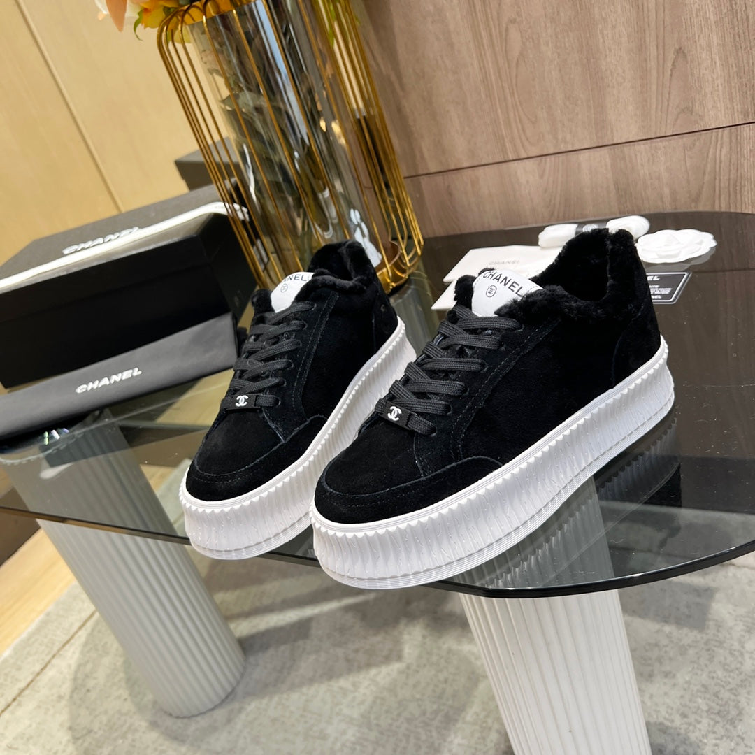 CC Sneaker Black Suede With Fleece Lining 944565