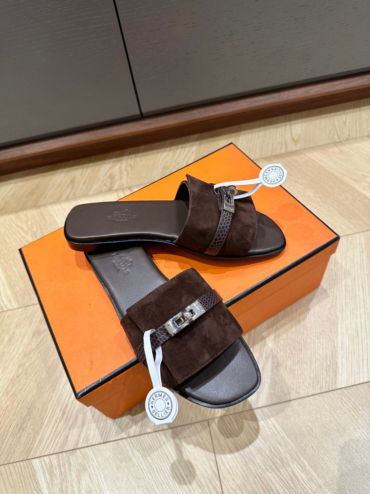 GABRIEL SANDAL CHOCOLATE SUEDE