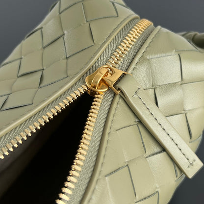BV Loop Top Handle 19cm Green Beige Lambskin