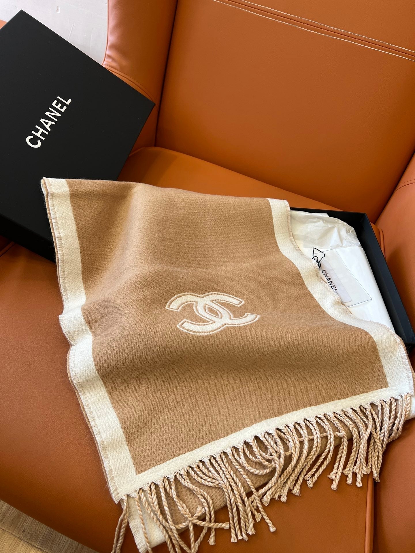CC Scarf 184 CM In White Mix Brown Wool Fleece 385536