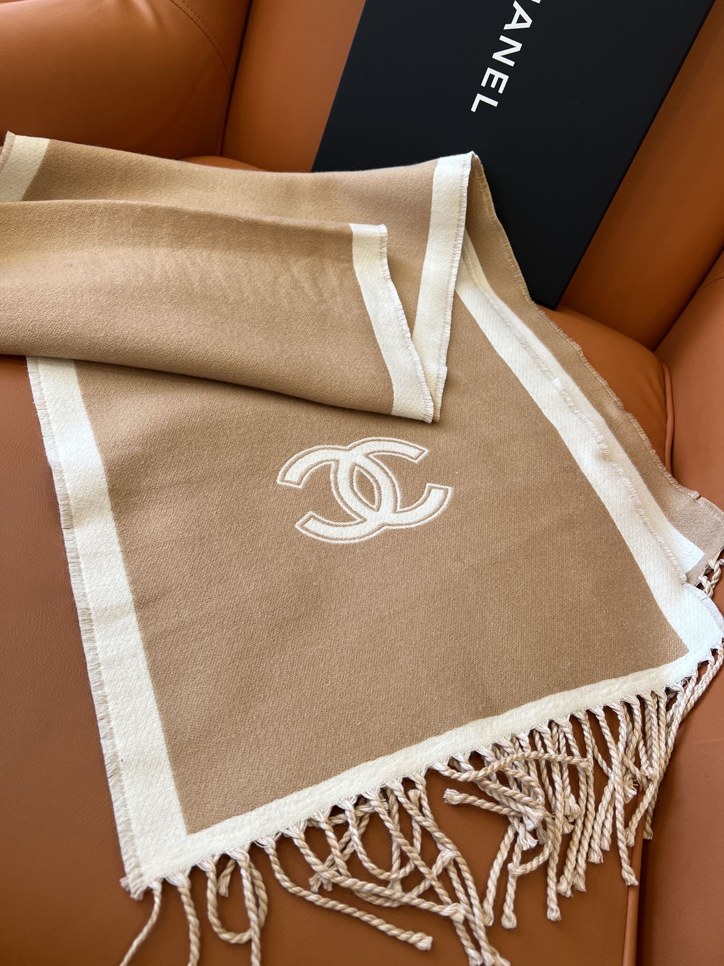 CC Scarf 184 CM In White Mix Brown Wool Fleece 385536