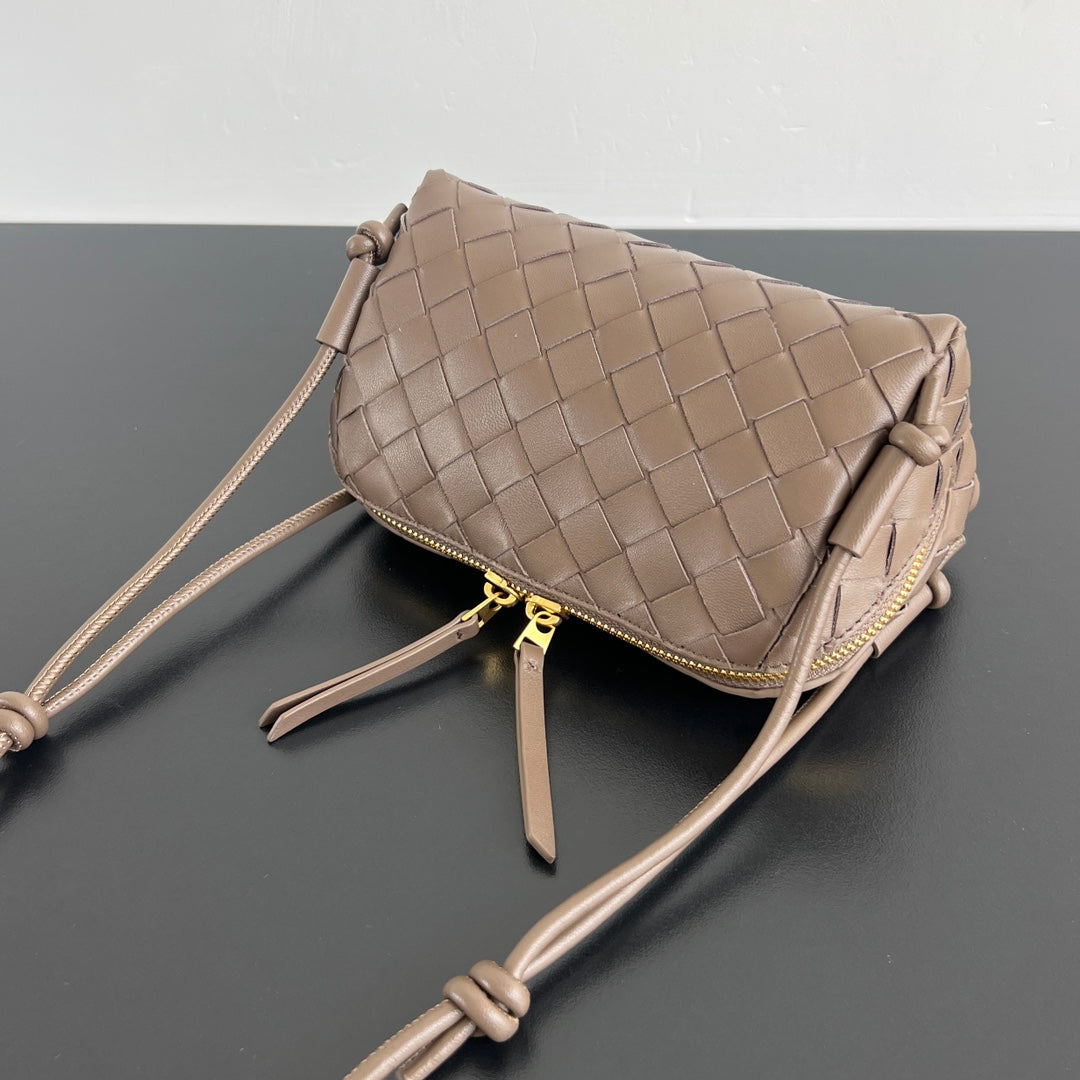 BV Concert Pouch 18.5cm Brown Lambskin