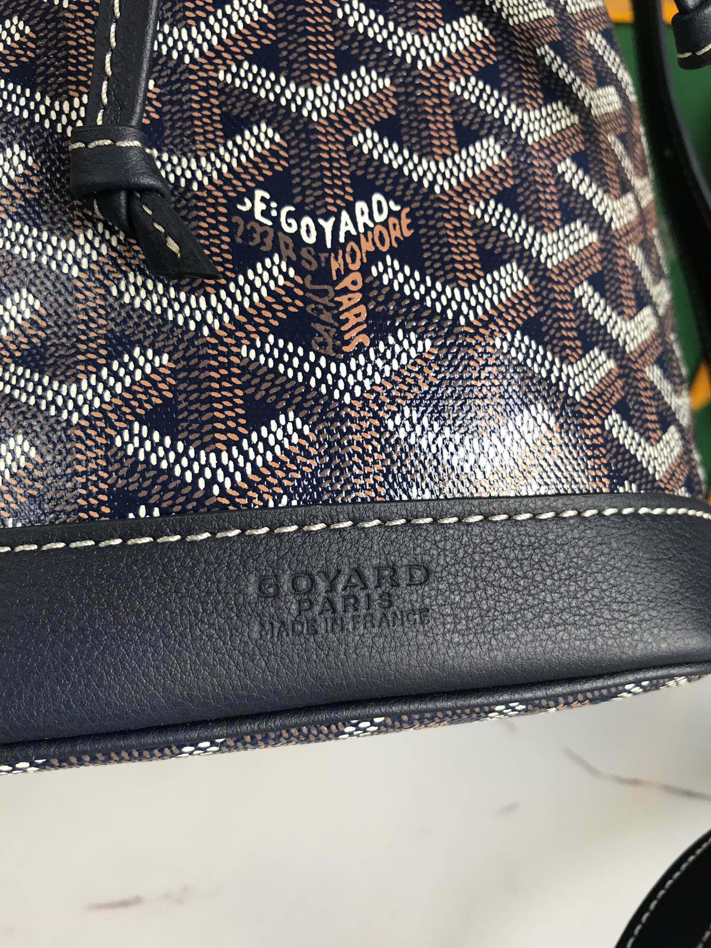 PETIT FLOT BUCKET BAG 22 IN NAVY BLUE GOYARDINE CANVAS AND LAMBSKIN TRIM
