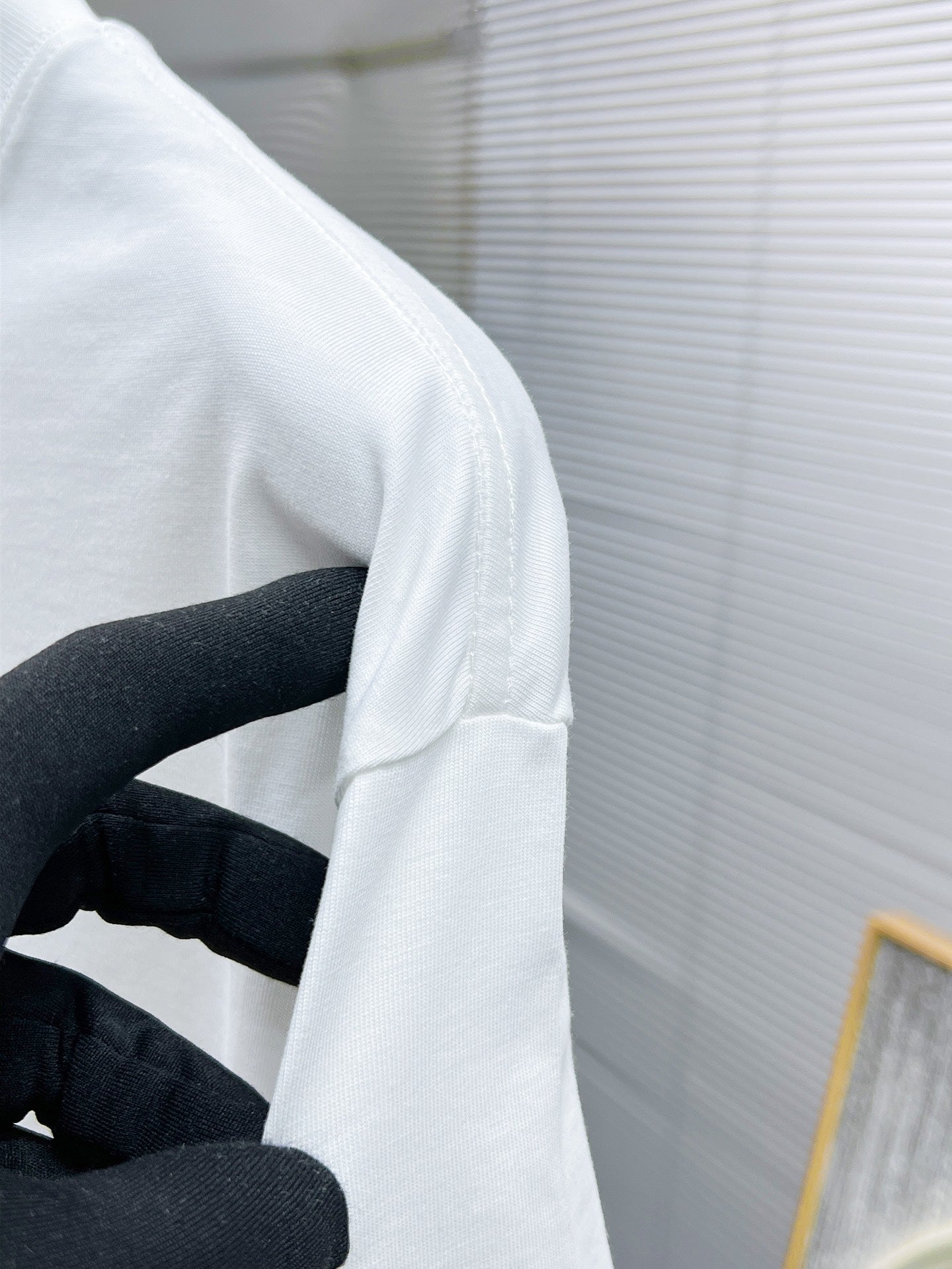 LV T-SHIRT IN WHITE COTTON 238819