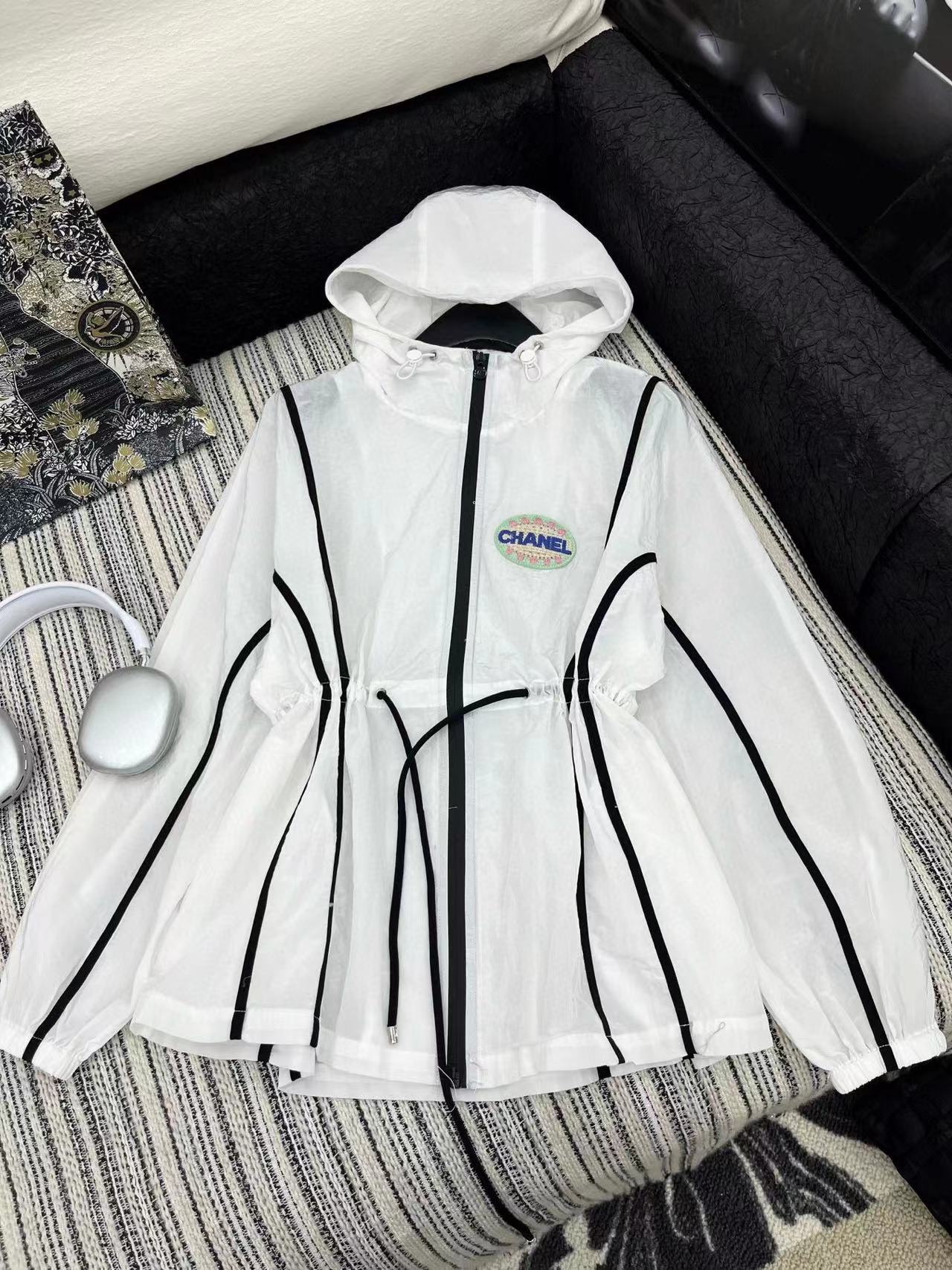 CC Set Jacket With Shorts Nilong