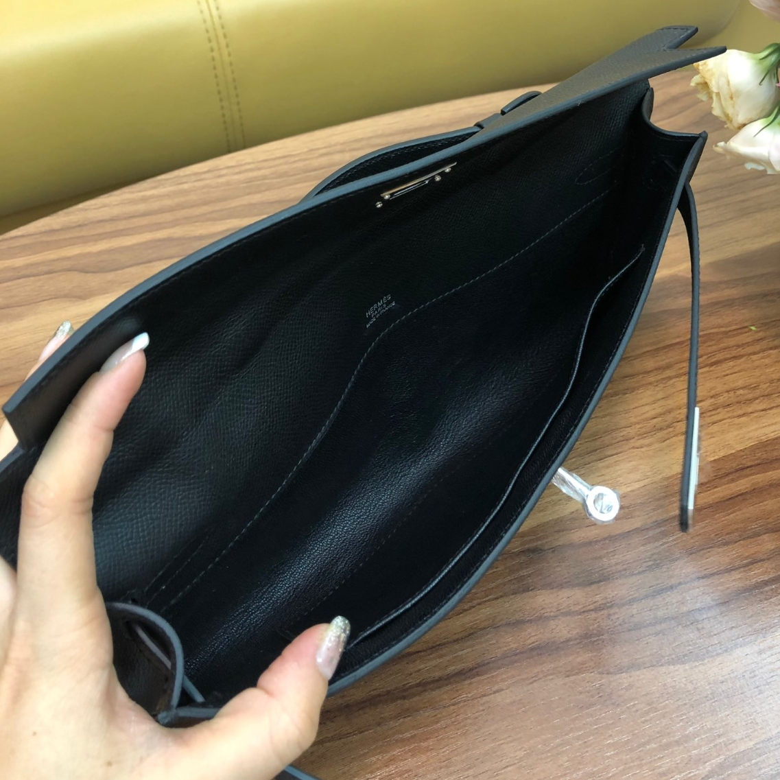 HM Kelly Cut 31cm Black Swift Leather Shw Silver Hardware