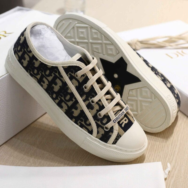 WALKN CD WHITE DEEP BLUE OBLIQUE EMBROIDERY CANVAS