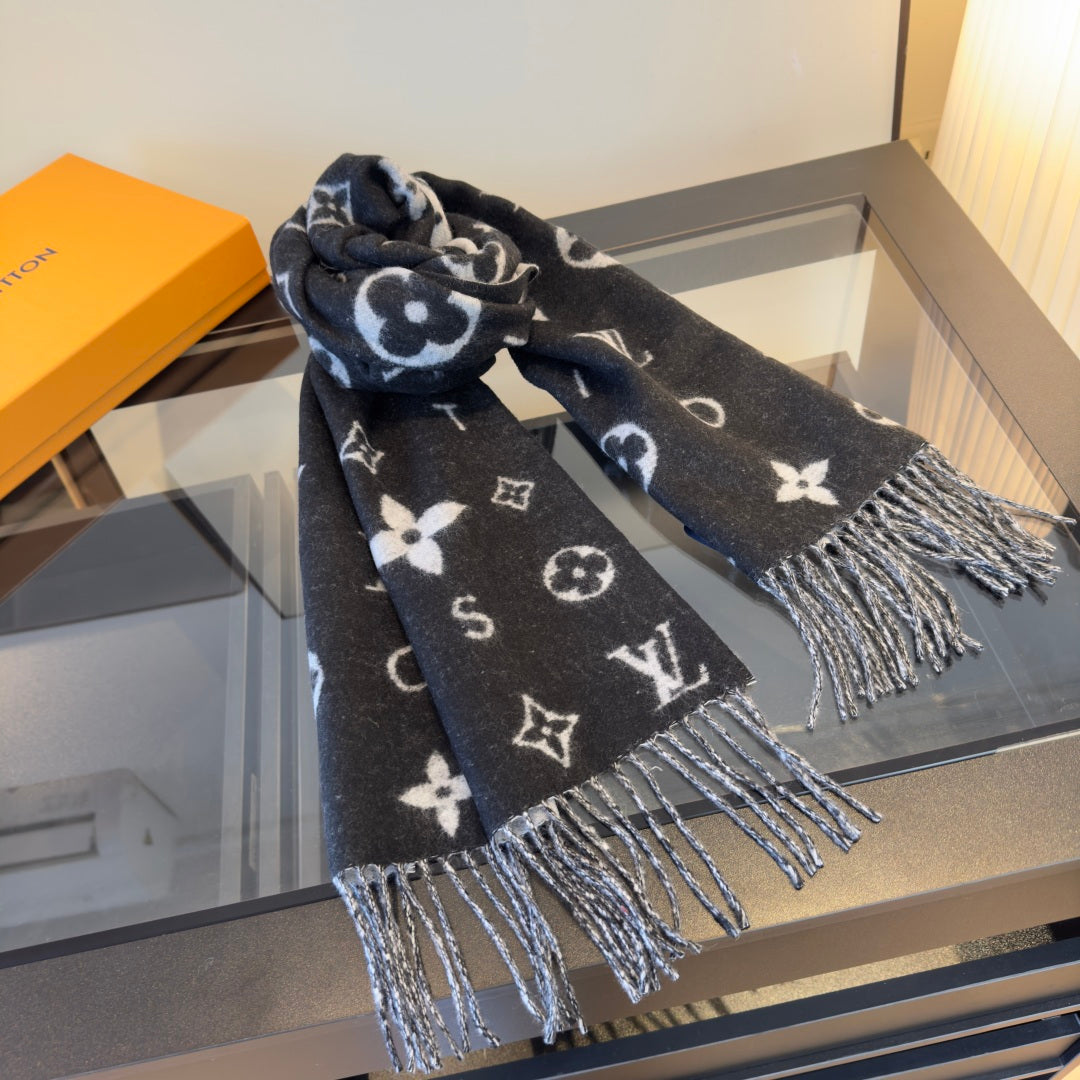 LV 25 Scarf 220CM Black Wool 293520