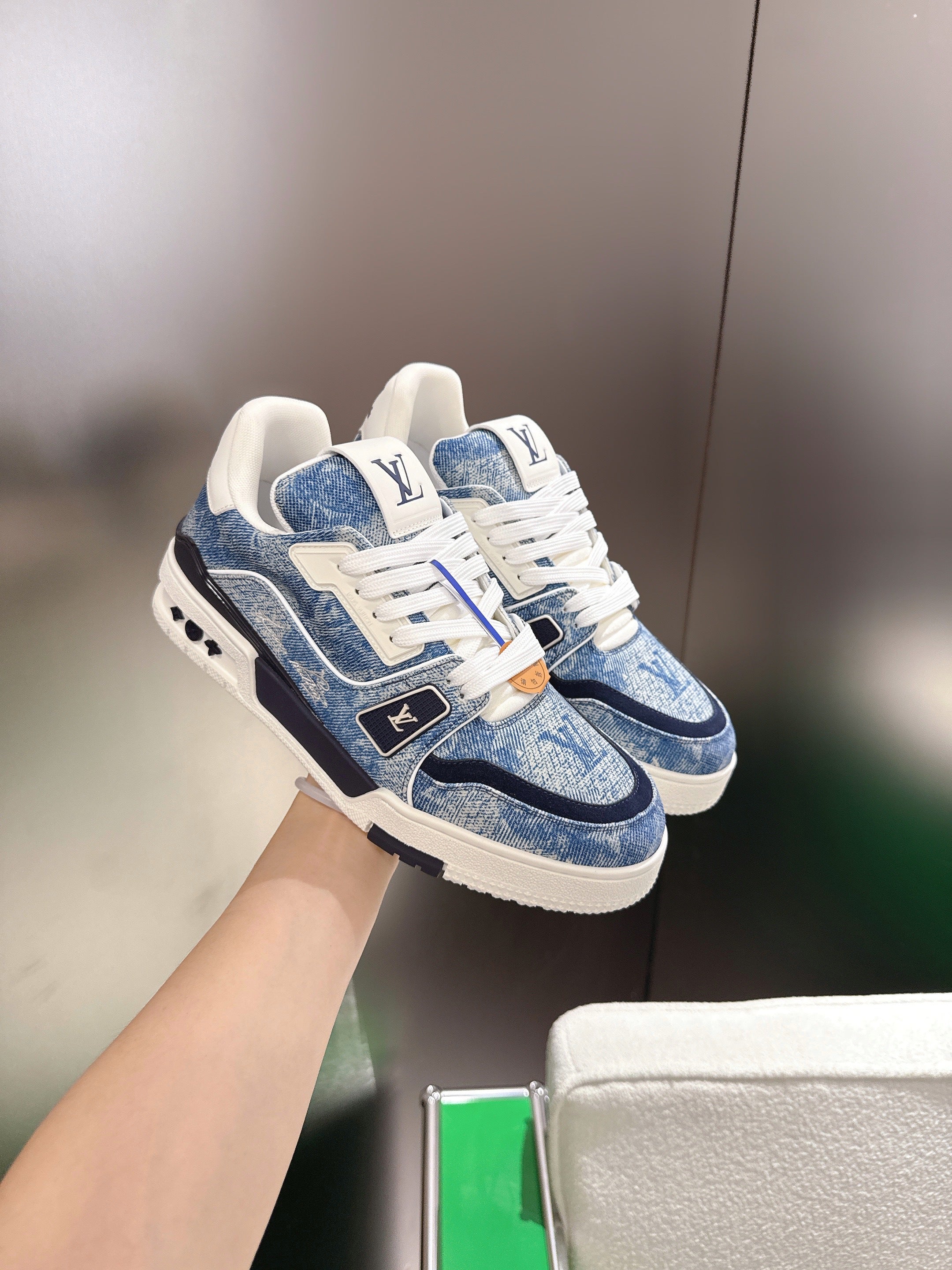 LV 26ss Trainer Sneakers White Blue Denim Cowhide 632146